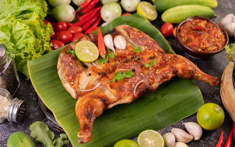 Cách làm gà nướng muối ớt cay ngon đúng điệu với bột ớt khô